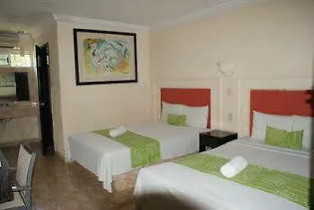 Cotty Internacional Hotel Cancun 3*,